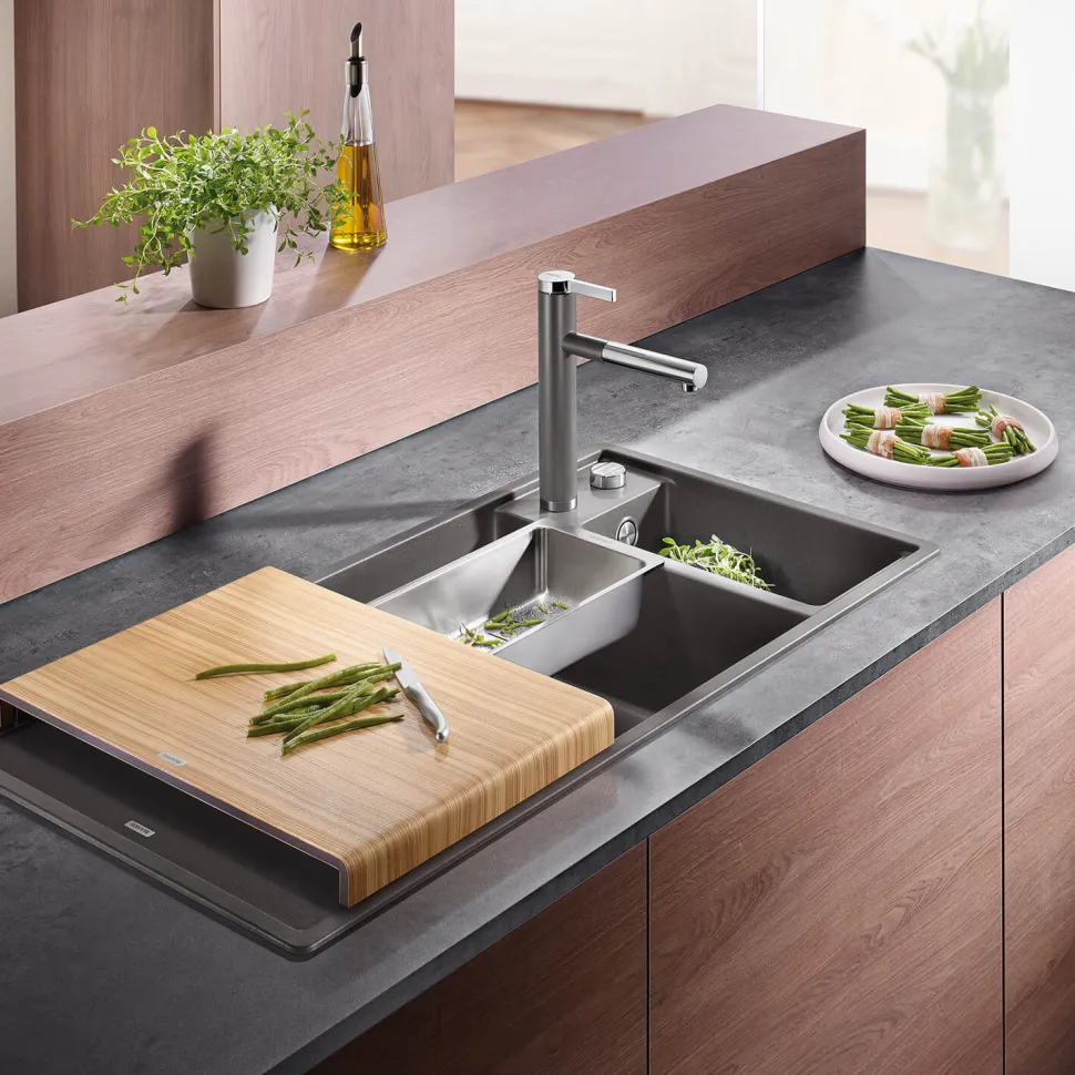 Blanco Linee-S Single Lever Pull Out Kitchen Mixer Tap with Silgranit Matching Finish