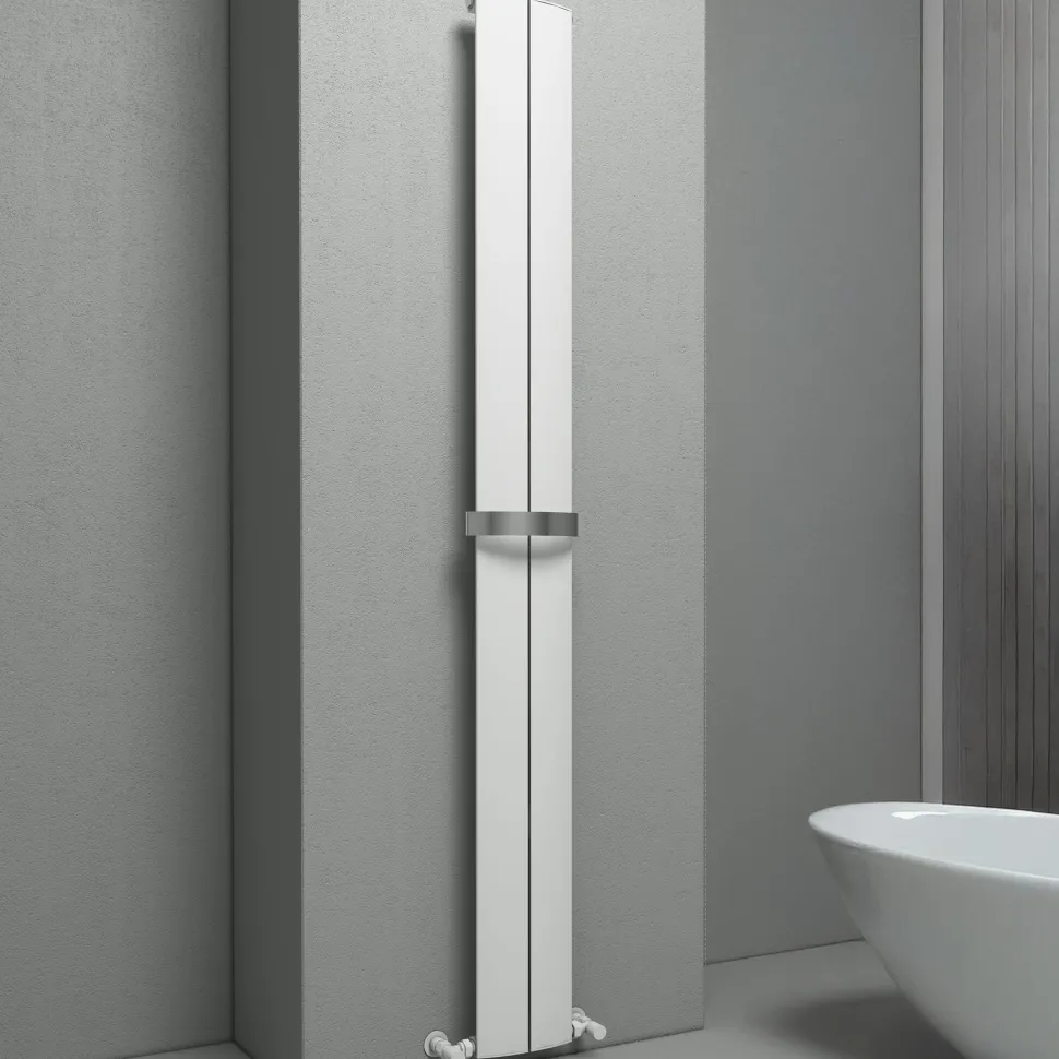 Carisa Play Bath Curved Panel Vertical Aluminium Heated Towel Rail