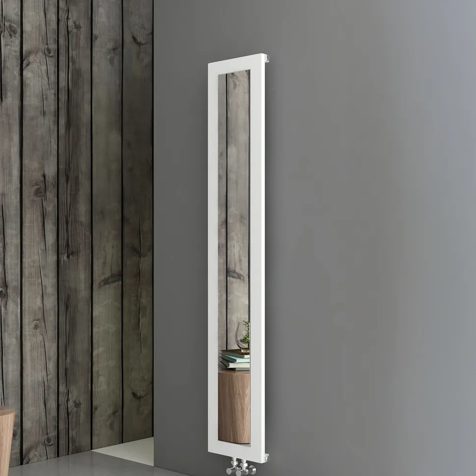 Carisa Quadro Vertical Mirrored Aluminium Radiator
