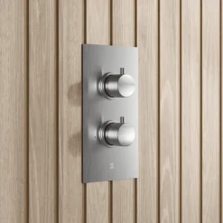 Core 1 Outlet Concealed Valve & Fixed Wall Mounted Square Shower Head