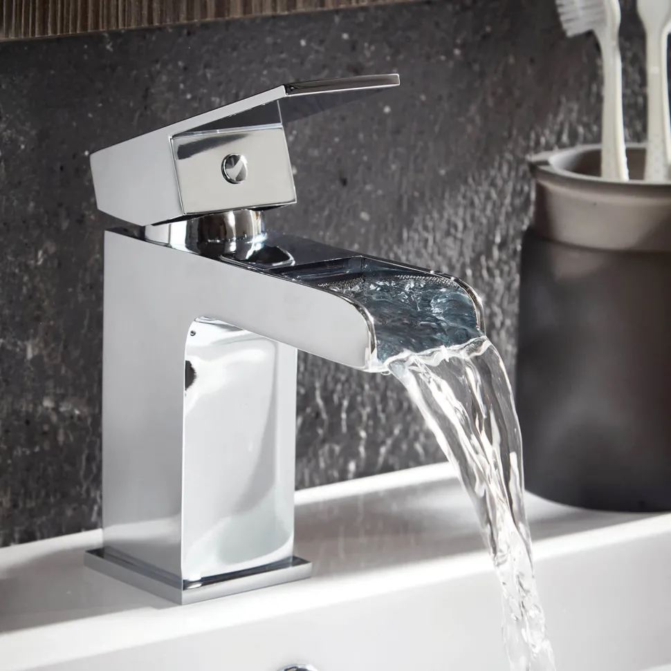 Erin Complete Bathroom Suite with Reinforced Bath & Rimless Toilet