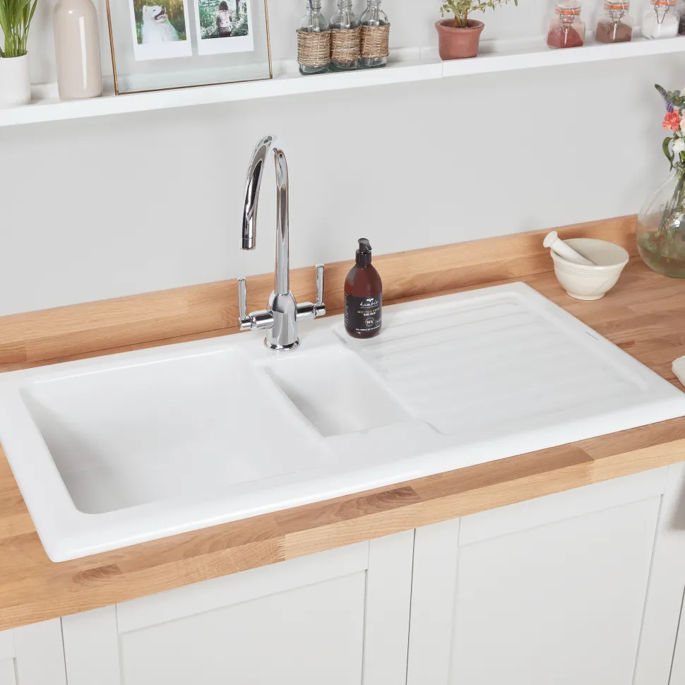 Rangemaster Rustic 1.5 Bowl White Ceramic Sink & Waste Kit with Reversible Drainer - 1000 x 500mm