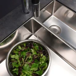 Reginox New York 1.5 Bowl Undermount or Inset Stainless Steel Kitchen Sink and Integrated Waste - 580 x 440mm