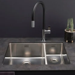Reginox New York 1.5 Bowl Undermount or Inset Stainless Steel Kitchen Sink and Integrated Waste - 580 x 440mm