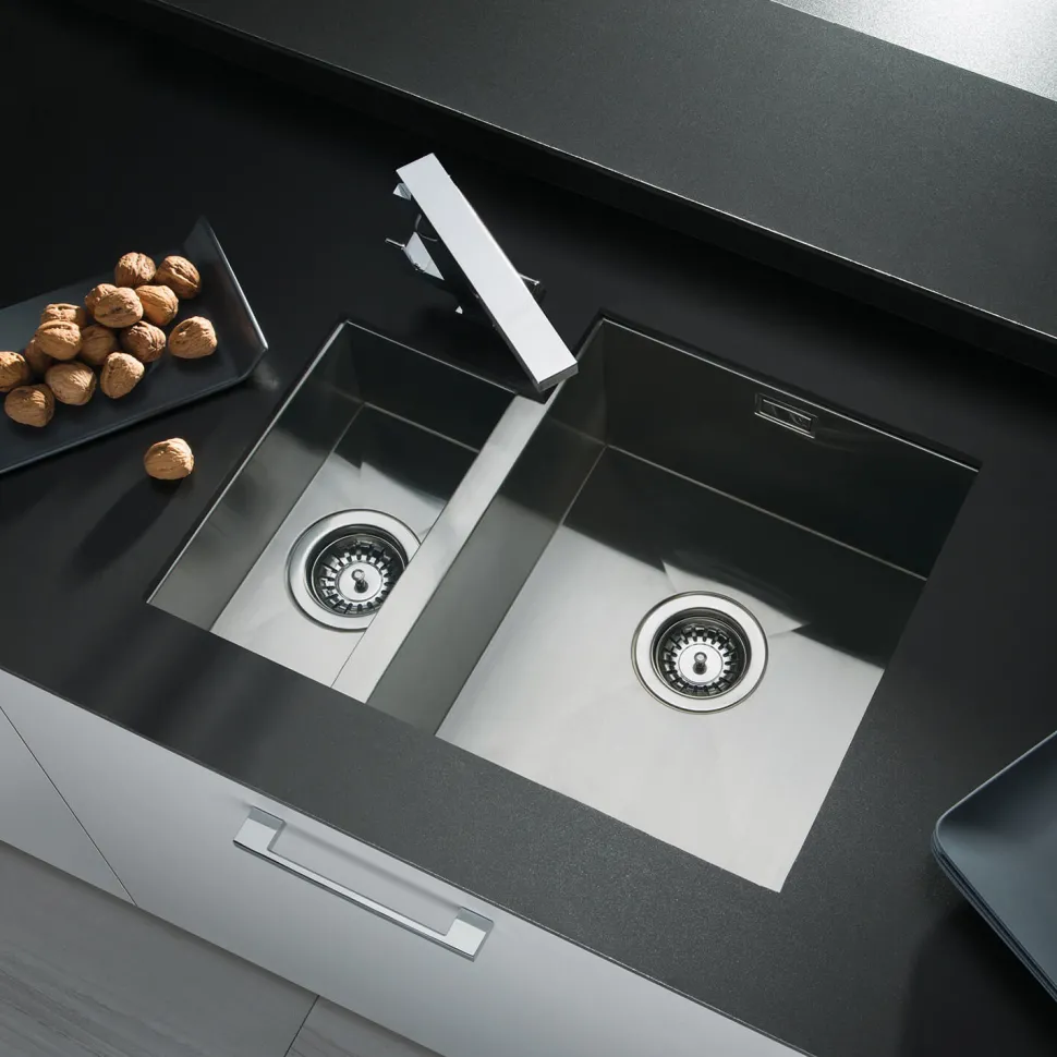 Vellamo Edge 1.5 Bowl Inset/Undermount Brushed Stainless Steel Kitchen Sink & Waste - 560 x 430mm