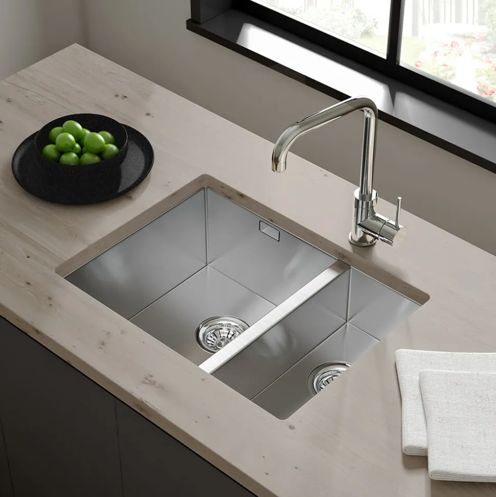 Vellamo Edge 1.5 Bowl Inset/Undermount Stainless Steel Kitchen Sink & Waste Kit - 580 x 430mm