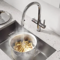 Vellamo Luna 4-in-1 Pull Out Instant Boiling Water Tap with Boiler & Filter