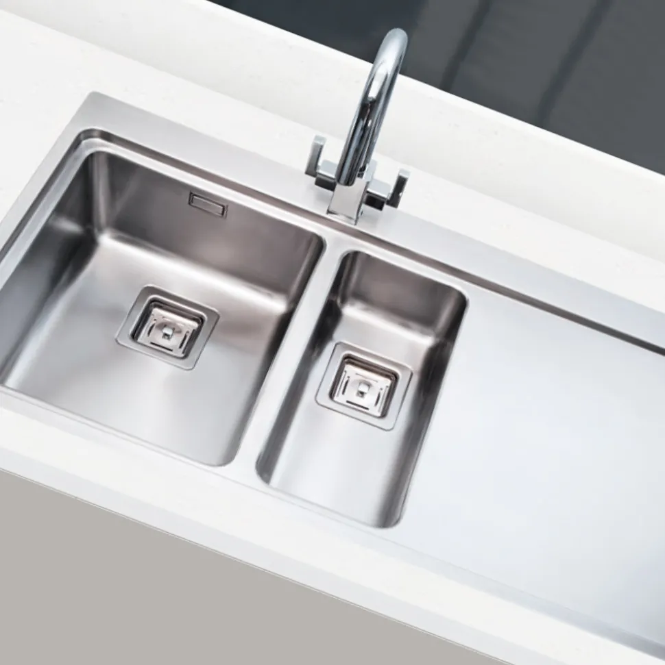 Vellamo Steel Horizon 1.5 Bowl Stainless Steel Kitchen Sink & Waste Kit - 1000 x 520mm